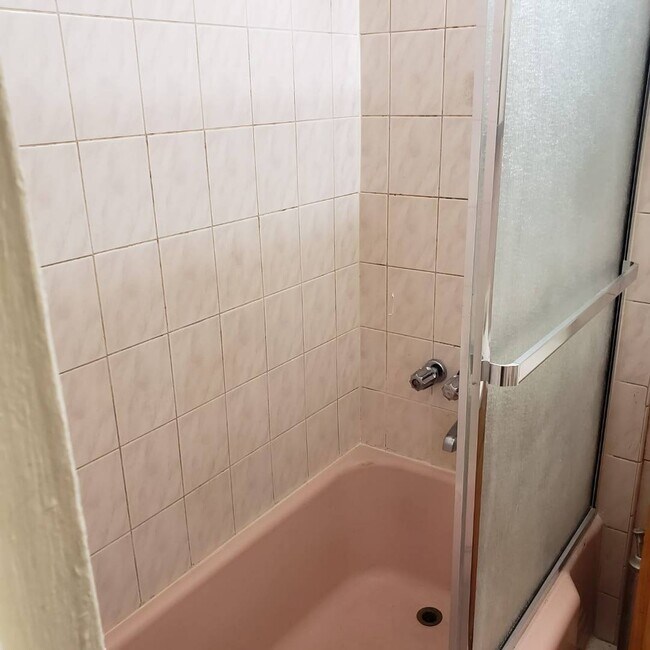 Building Photo - 268 E 52nd St