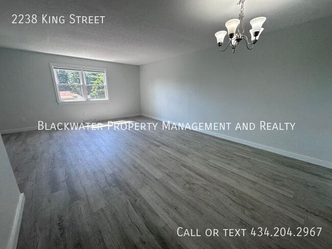 Building Photo - 2238 King St
