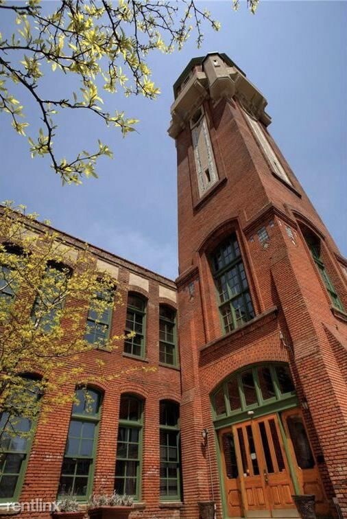 Foto del edificio - 1900 Superior Ave E