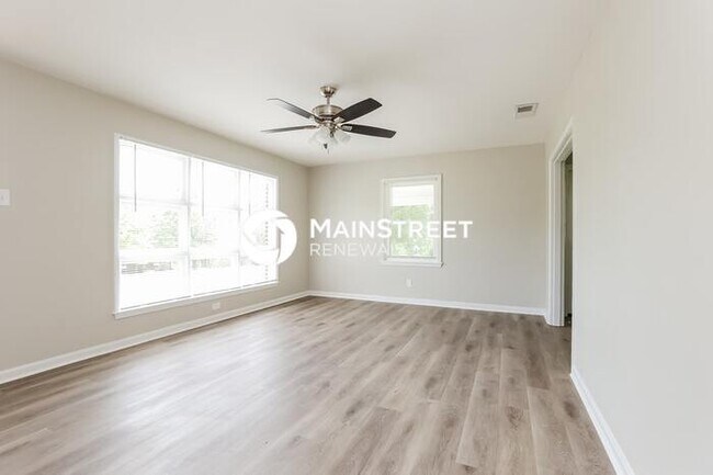 Foto del edificio - 3 Bedroom Pet-Friendly Home in COLUMBIA, TN with Main Street Renewal