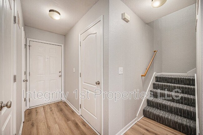 Foto del edificio - 8889 N Helena Ave