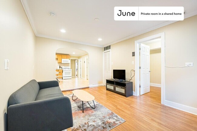 Foto del edificio - Room in Shared 3 bed/1 bath home