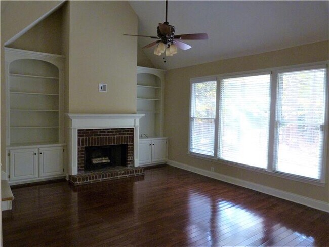 Building Photo - 10610 Cauley Creek Dr