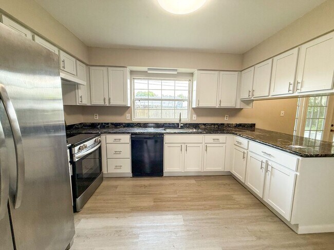 Foto del edificio - 3331 NW 27th Ave