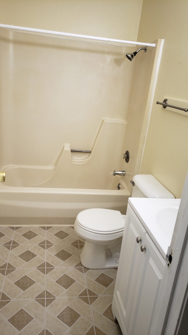 Bathroom - 9430 E M 21