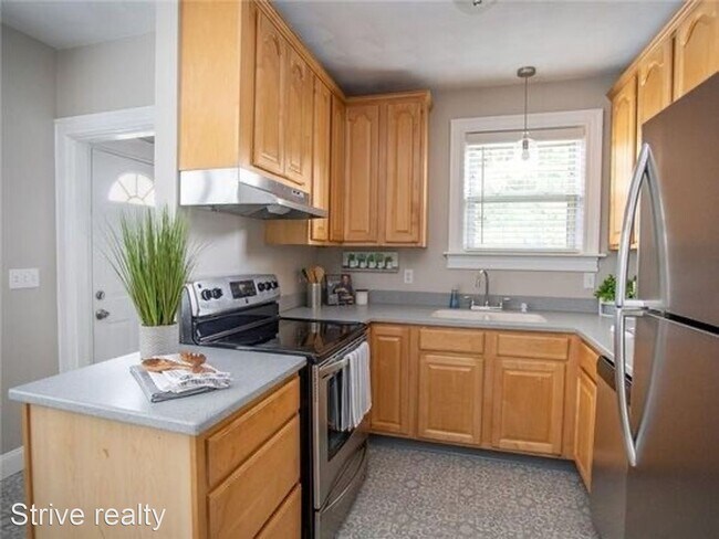 Building Photo - 5 br, 1.5 bath House - 547 Mount Pleasant Ave