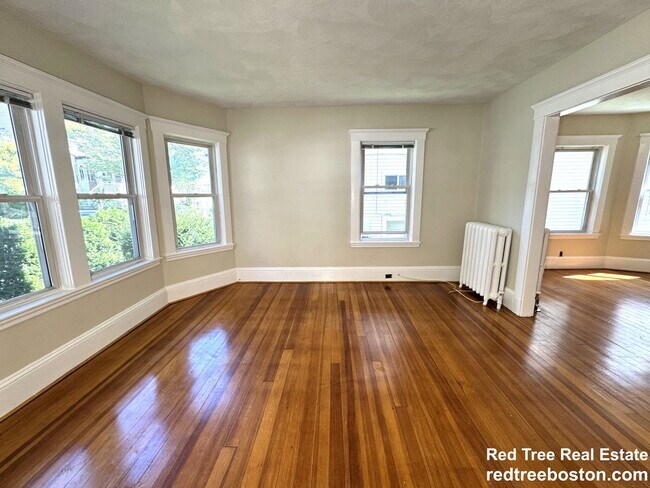 Building Photo - 20 Hunnewell Ave