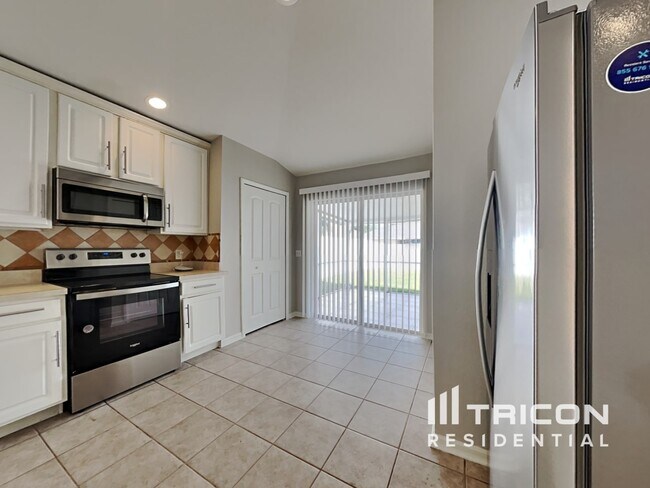 Building Photo - 12532 Evington Point Drive Riverview FL