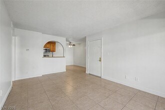 Building Photo - 1515 E Reno Ave