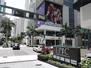 Building Photo - 200 Biscayne Blvd Way