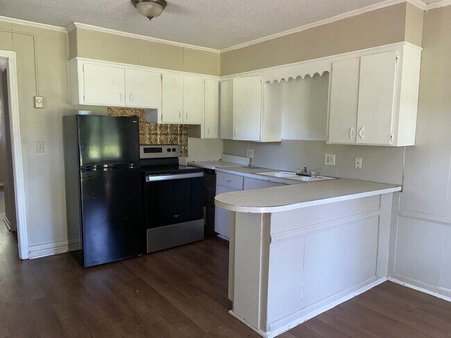 Building Photo - 1380