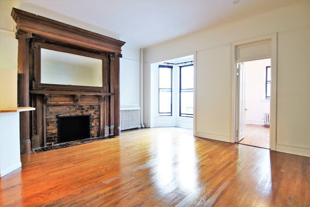 Primary Photo - 335 W 76th St