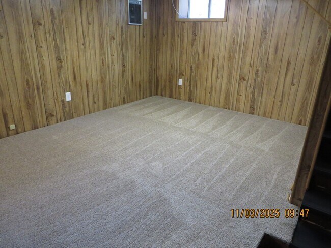 Foto del edificio - 921 W 8th St