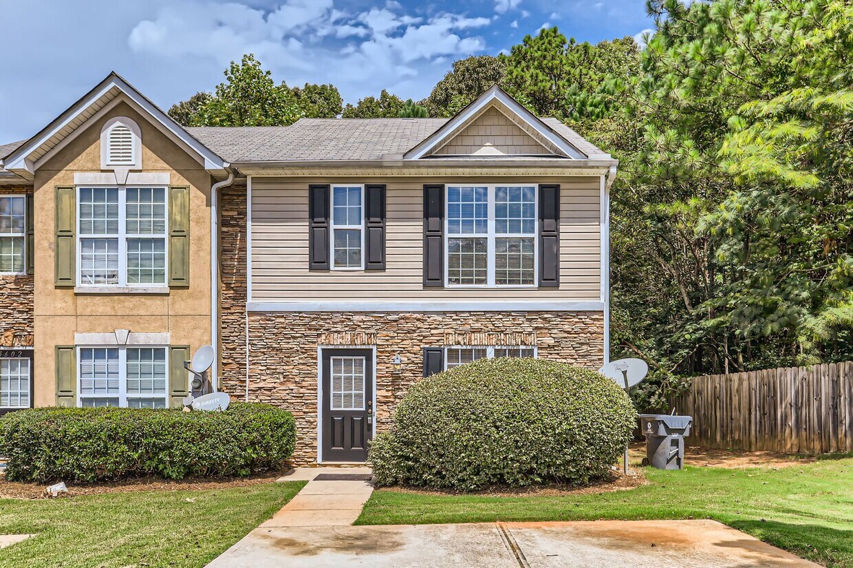Primary Photo - 2 Story Townhome - Housing Choice Accepted