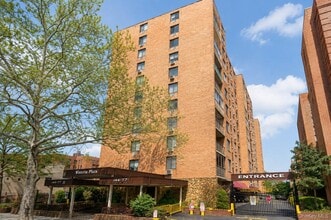 Building Photo - 144-77 Roosevelt Ave
