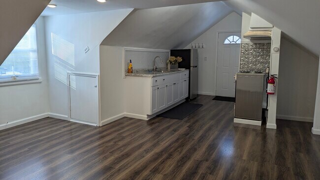 Foto del edificio - 18 Ramapo Valley Rd