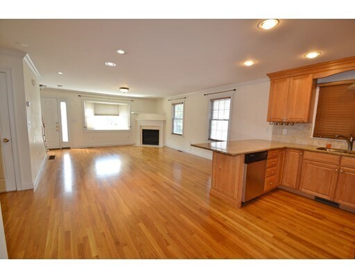 Building Photo - 111 Vernon St