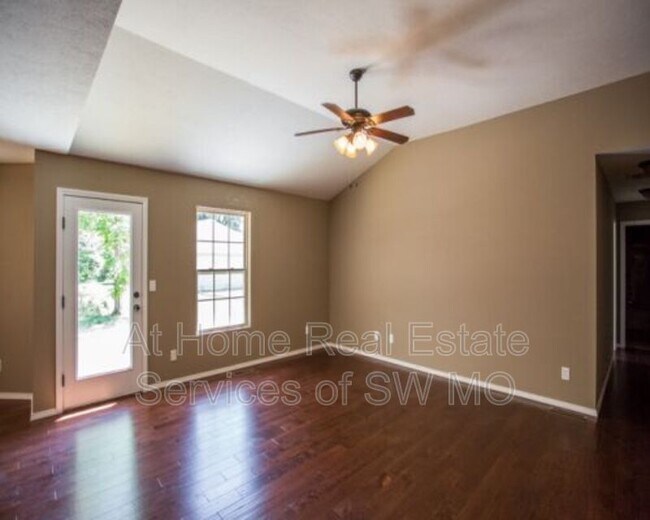 Foto del edificio - 4564 W Greenridge St