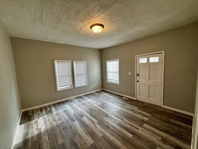 Building Photo - 3627 Parthenia Ave