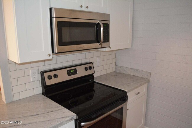 Building Photo - 6107 N 79th St
