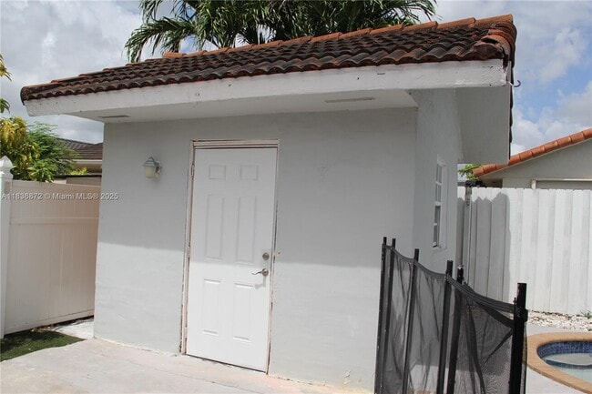 Foto del edificio - 5402 SW 144th Ct