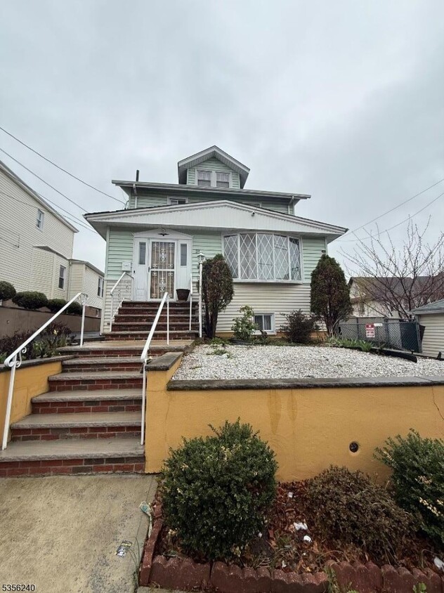 Foto principal - 25 Hammond Ave