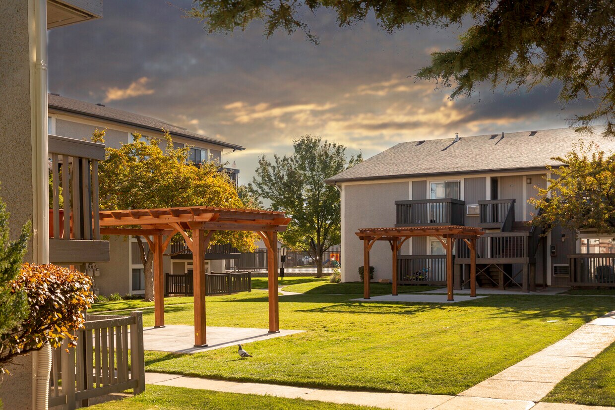 Apartments at Decker Lake Apartments at 2184 W 3100 S West Valley