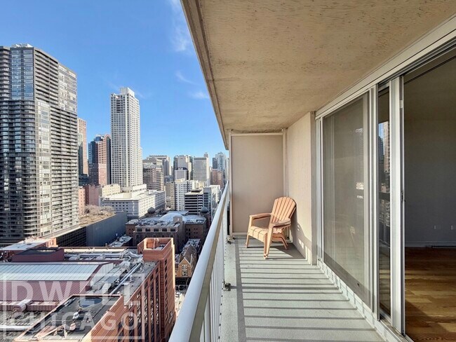 Building Photo - 545 N Dearborn St