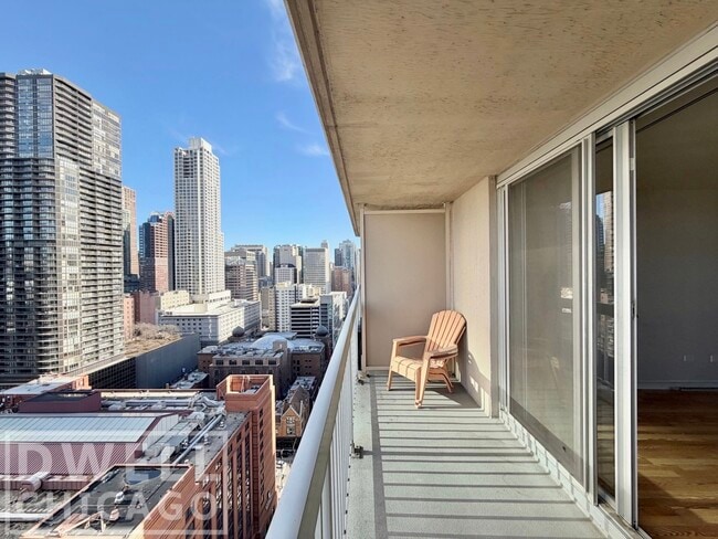 Building Photo - 545 N Dearborn St