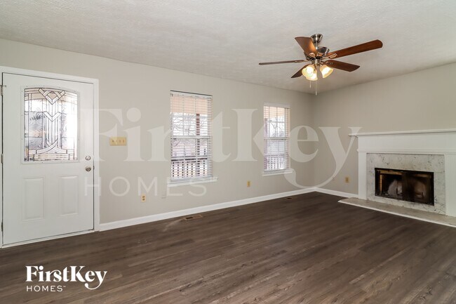 Foto del edificio - 70 Spring View Ct