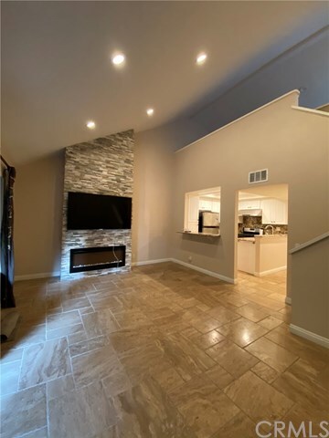 Building Photo - 356 S Prospectors Rd