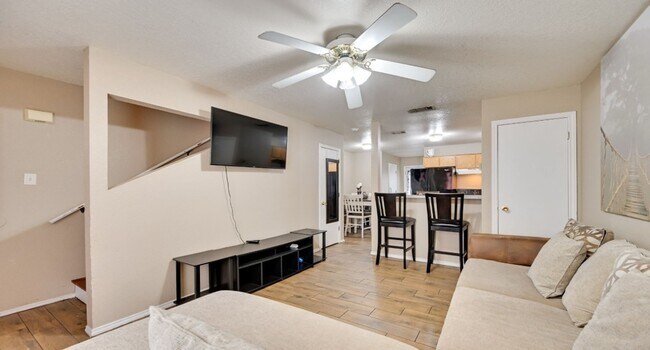 Building Photo - 4203 Deek Dr