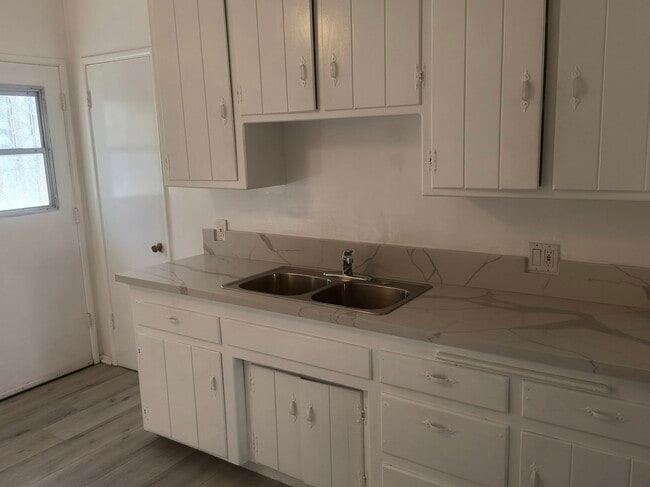 Kitchen - 6820 Valmont St