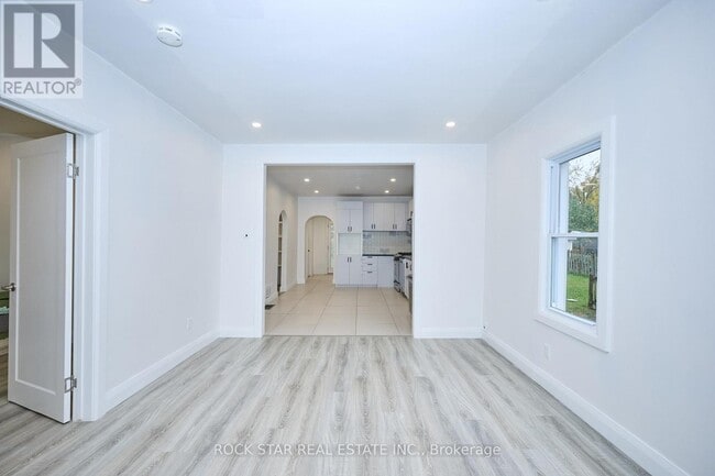 Building Photo - 65 Almond St