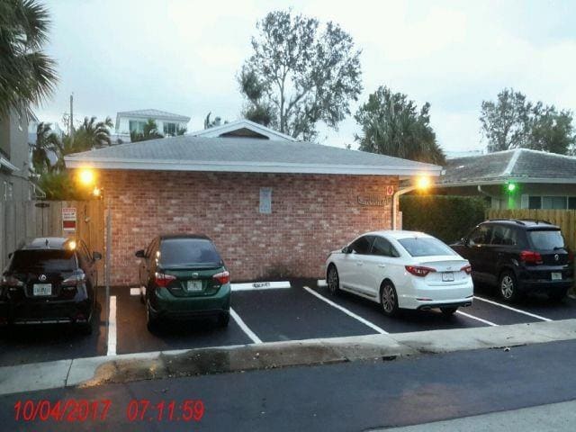 Building Photo - 1416 NE 5th Ct