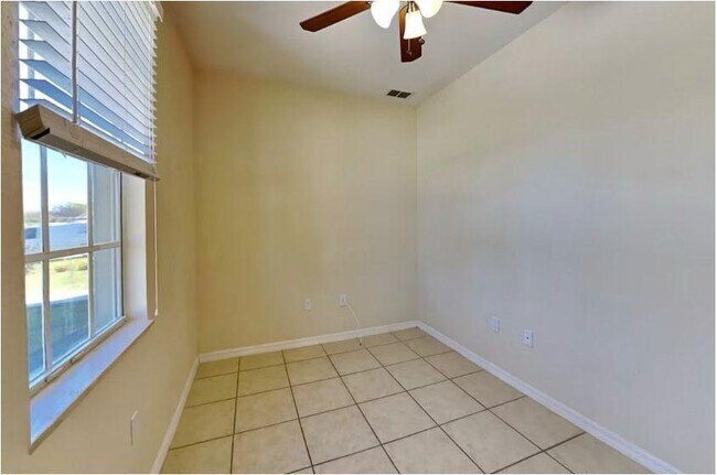 Foto del edificio - 17364 Barbara Dr