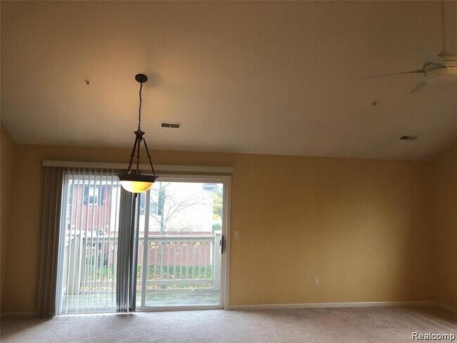 Foto del edificio - 28349 Carlton Way Dr