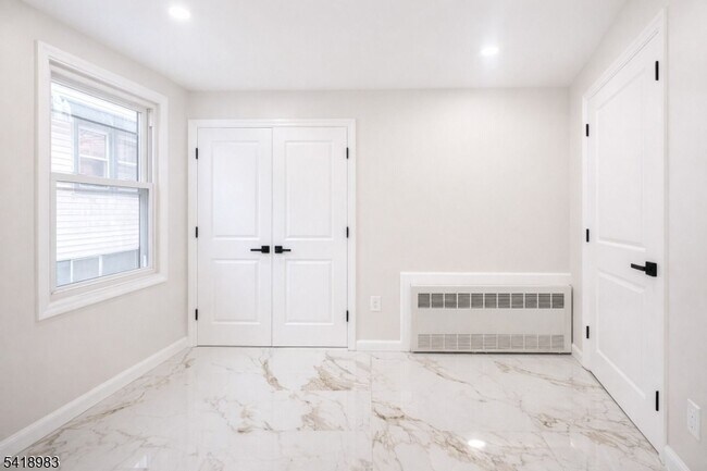 Building Photo - 310 Winans Ave