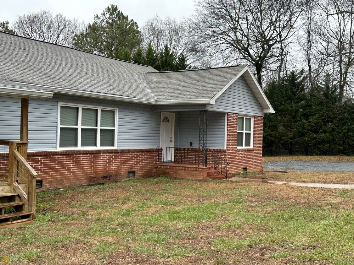 Primary Photo - 6250 West Ave