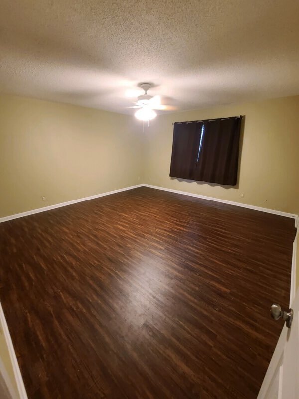 Foto del edificio - 212 Sherwood Dr