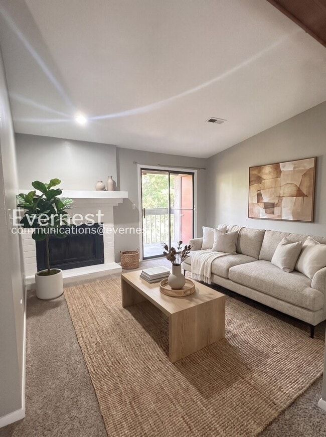 Building Photo - 906 Candlewood Dr NW