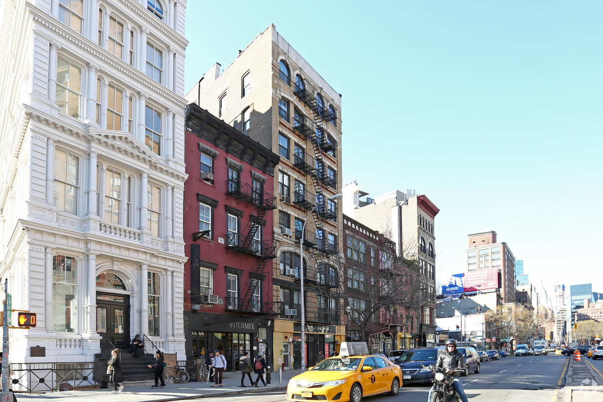 Building Photo - 334-336 Bowery