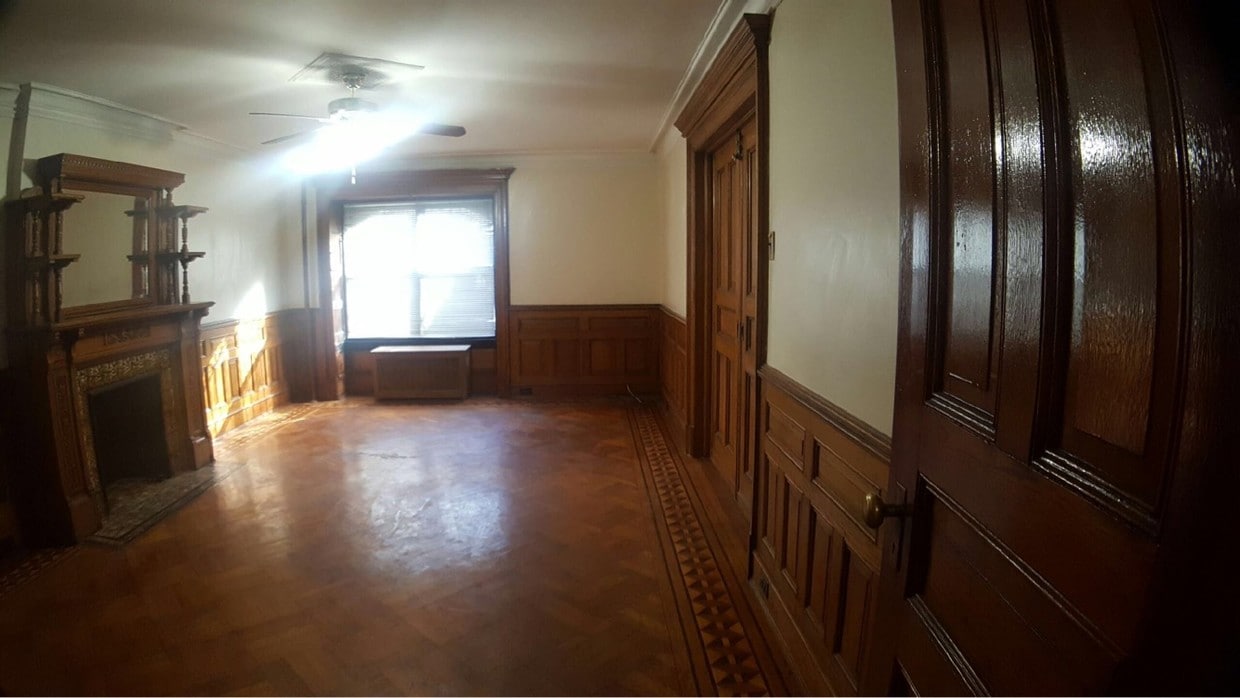 Primary Photo - 1207 Dean St