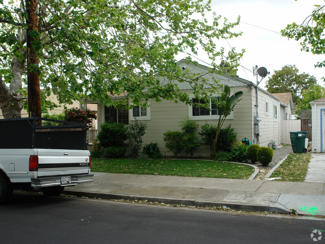 826828 E Santa Inez Ave, San Mateo, CA 94401 Apartments in San Mateo