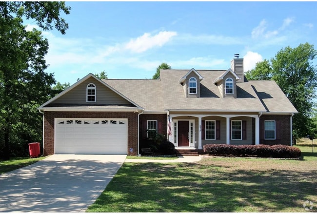 Building Photo - 575 Windsong Dr