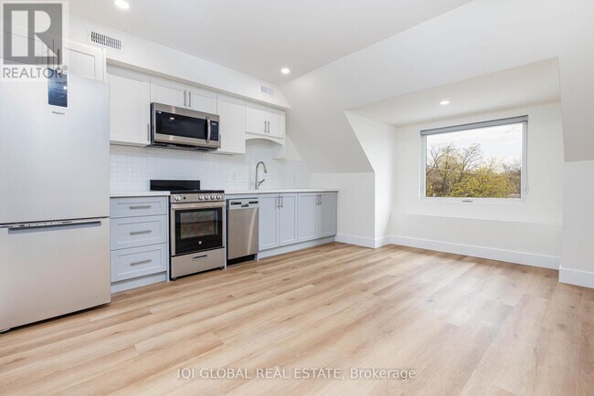 Photo du bâtiment - 1502 Dufferin St
