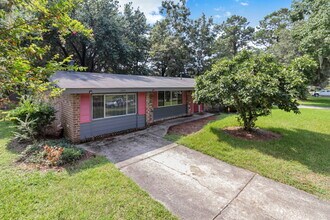 Building Photo - 12444 Largo Dr