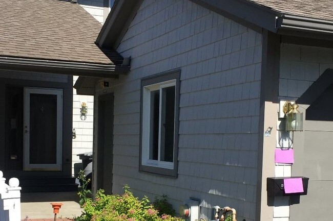 Brick en la acera - 340 Summerhaven Dr N