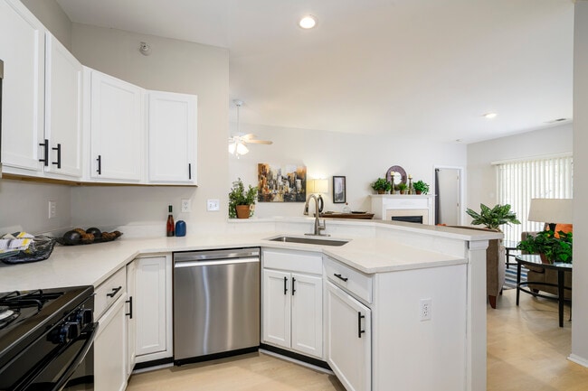 Building Photo - Carriage Place at Lake Chesterfield