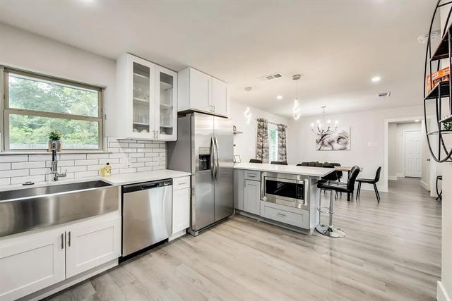 Building Photo - 11385 Earlywood Dr